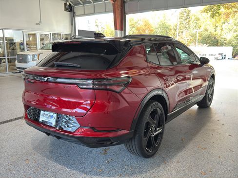 New 2026 Chevrolet Equinox EV RS image 9