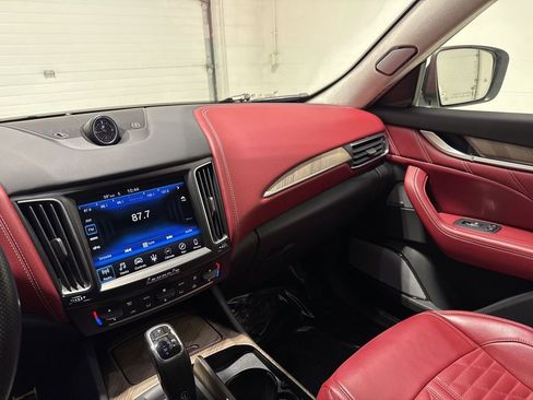 Used 2019 Maserati Levante GTS image 19