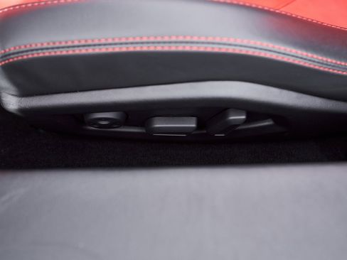 Used 2021 Lamborghini Huracan EVO image 35