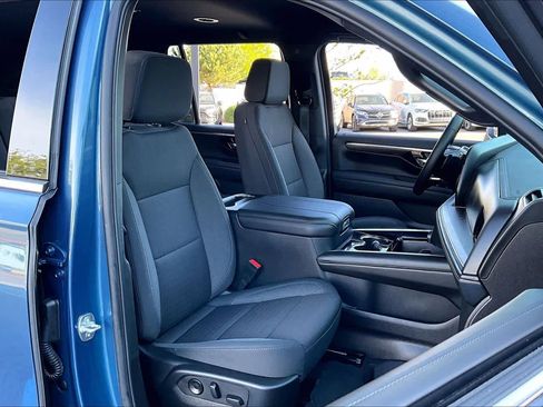 Used 2025 Chevrolet Tahoe LS image 9