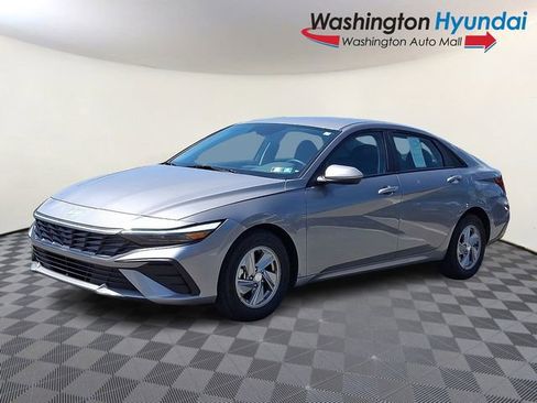 Certified 2026 Hyundai Elantra SE FWD image 2