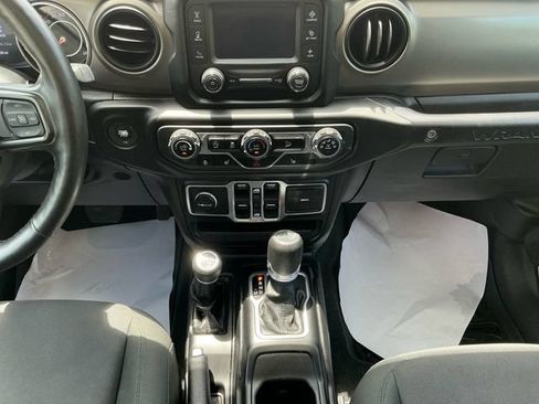 Used 2018 Jeep Wrangler Unlimited Sport S AWD/4WD image 12