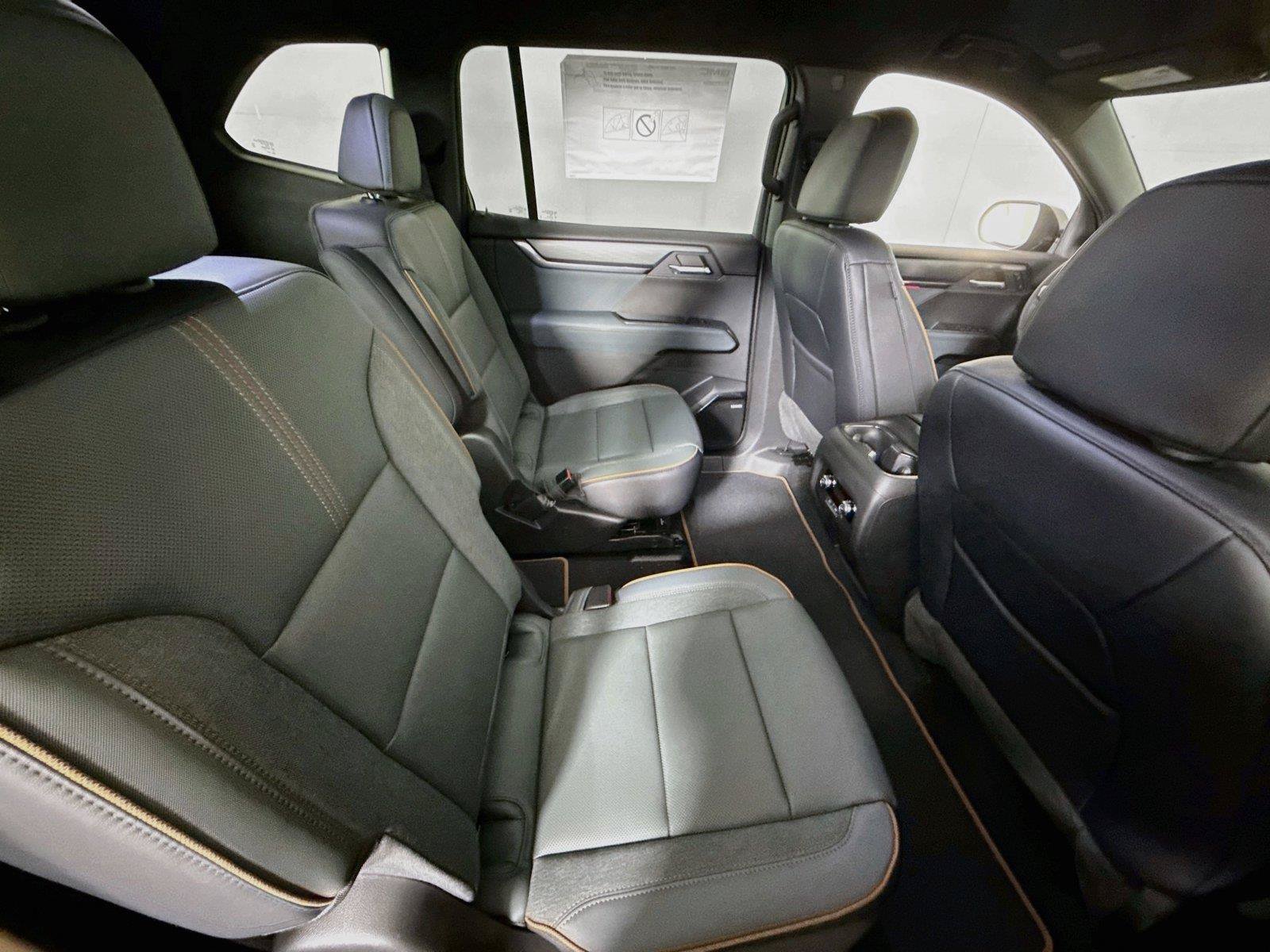 New 2027 GMC Acadia AT4 w/ LPO, Floor Liner Package AWD/4WD image 22