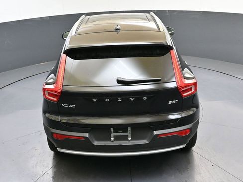 Certified 2025 Volvo XC40 B5 Core image 39