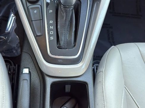 Used 2018 Ford Focus Titanium FWD image 35