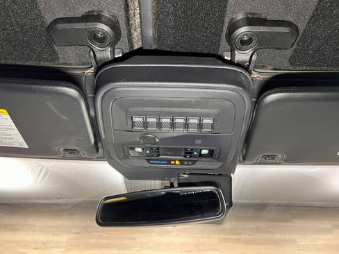 Used 2024 Ford Bronco Badlands image 7