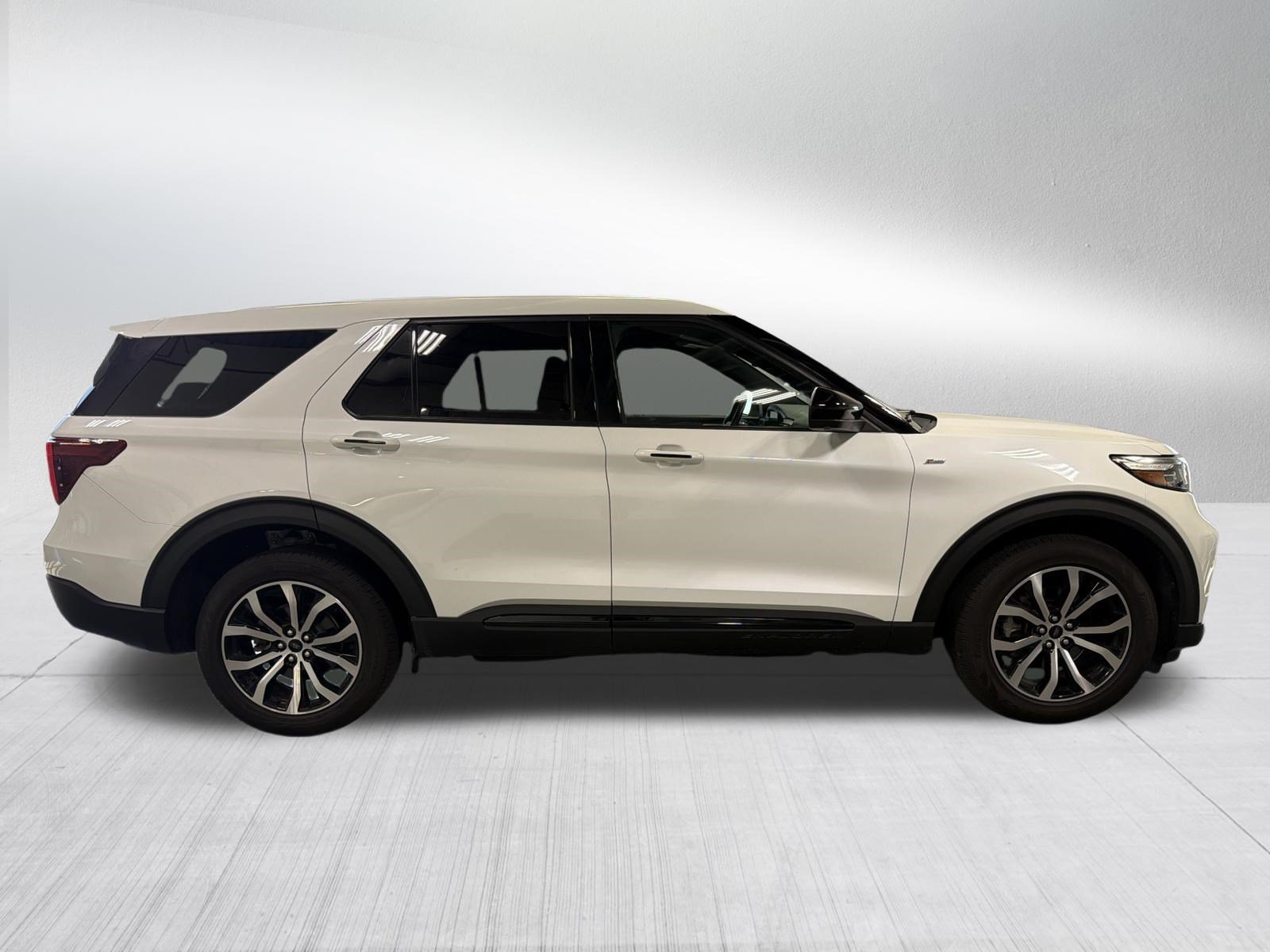 Used 2022 Ford Explorer ST-Line AWD/4WD image 7