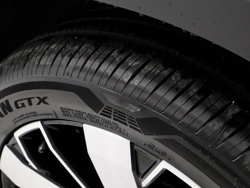 New 2025 Mitsubishi Outlander SE image 34