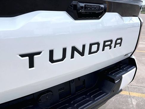 Used 2025 Toyota Tundra Platinum image 31