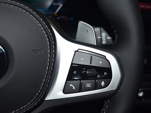 New 2026 BMW X7 M60i image 9