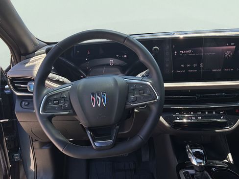 Used 2025 Buick Envista Avenir FWD image 28