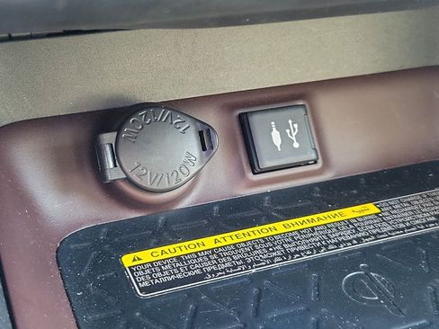 Used 2019 Toyota RAV4 Limited w/ Advanced Technology Package AWD/4WD image 28