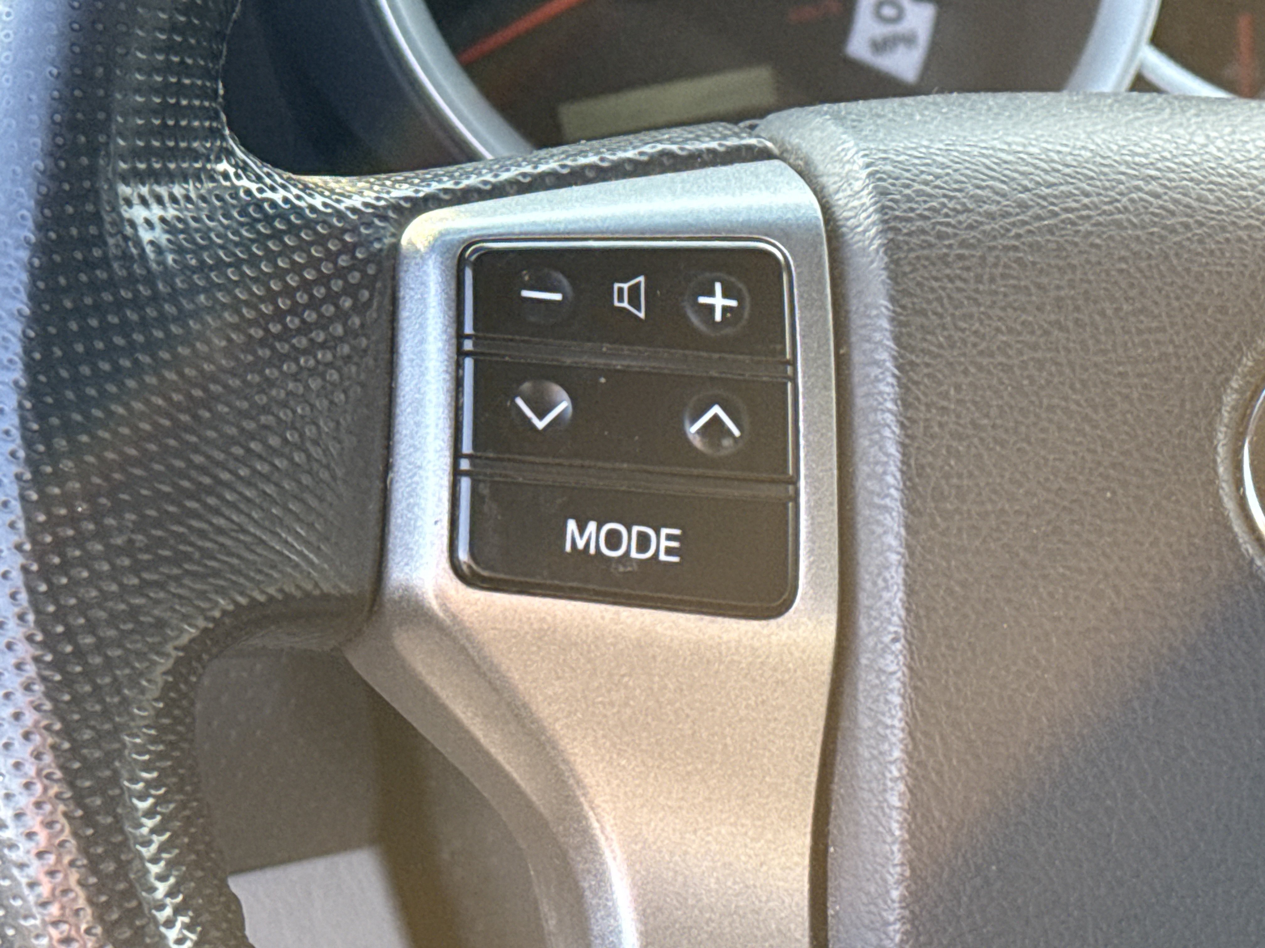 Used 2012 Toyota Tacoma 4x4 Access Cab V6 w/ TRD Sport Pkg image 19