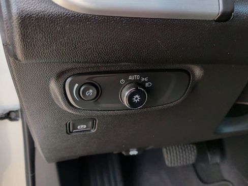 Used 2022 GMC Terrain SLE w/ Driver Convenience Package image 15