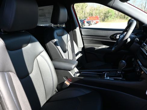 New 2026 Jeep Compass Latitude image 22