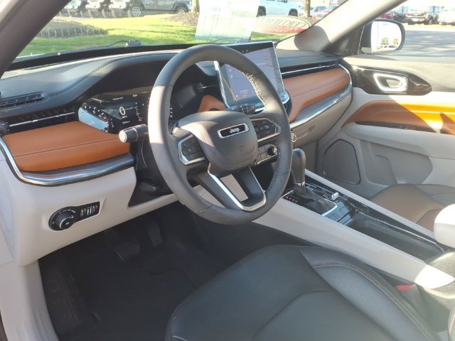 Certified 2024 Jeep Compass Limited AWD/4WD image 7
