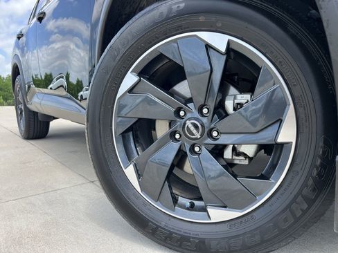 Certified 2024 Nissan Rogue SV AWD/4WD image 7
