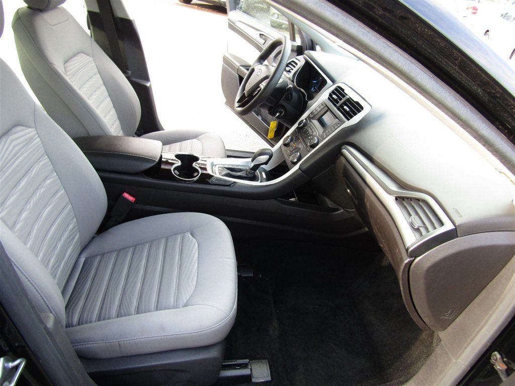 Used 2016 Ford Fusion S w/ Equipment Group 101A FWD image 19