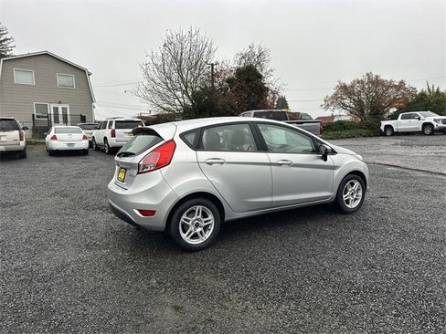 Used 2018 Ford Fiesta SE image 6