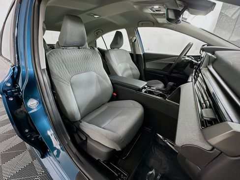 Used 2025 Toyota Camry LE image 28