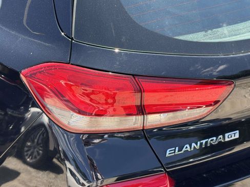 Used 2018 Hyundai Elantra GT w/ Style Package 02 FWD image 8