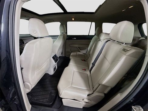 Used 2018 Volkswagen Atlas SEL w/ R-Line Package image 17