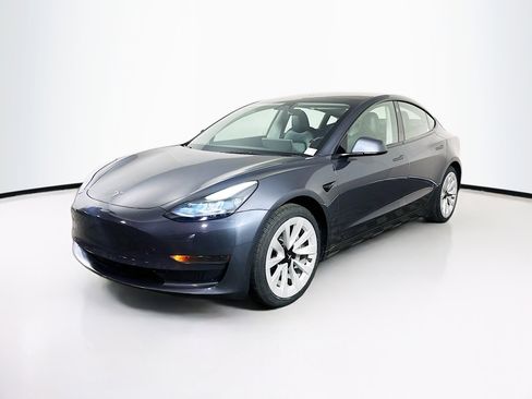 Used 2023 Tesla Model 3 Standard Range RWD image 3