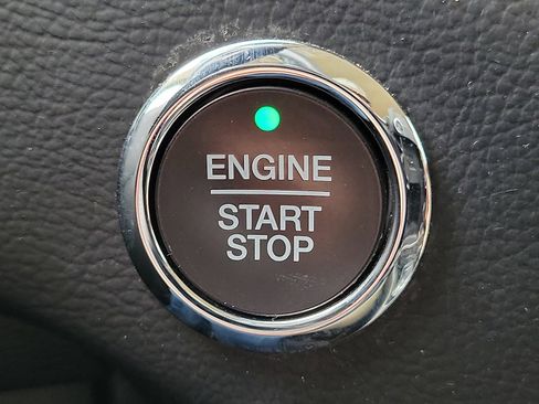 Used 2020 Ford Edge SEL w/ Convenience Package image 17