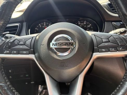 Used 2021 Nissan Rogue Sport SV FWD image 19