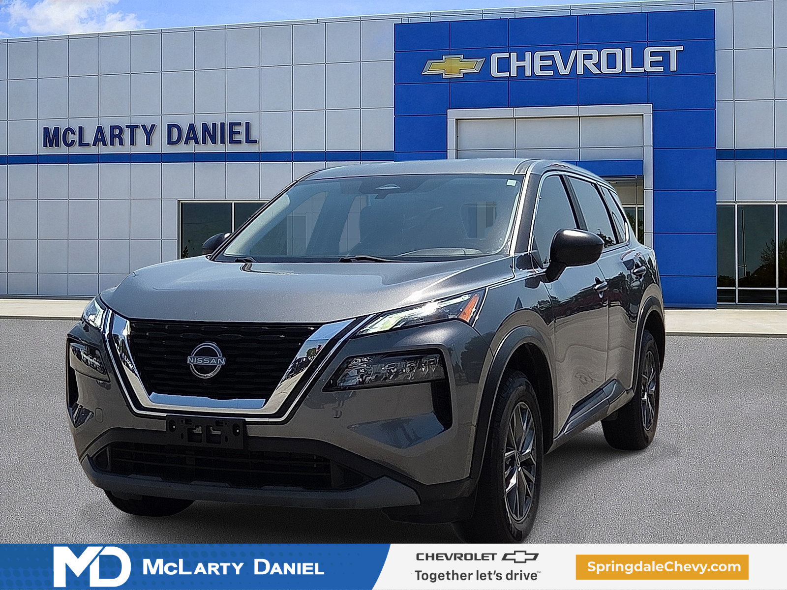 Used 2023 Nissan Rogue S FWD image 2