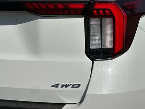 Certified 2025 Ford Explorer ST-Line w/ ST-Line Street Pack AWD/4WD image 26
