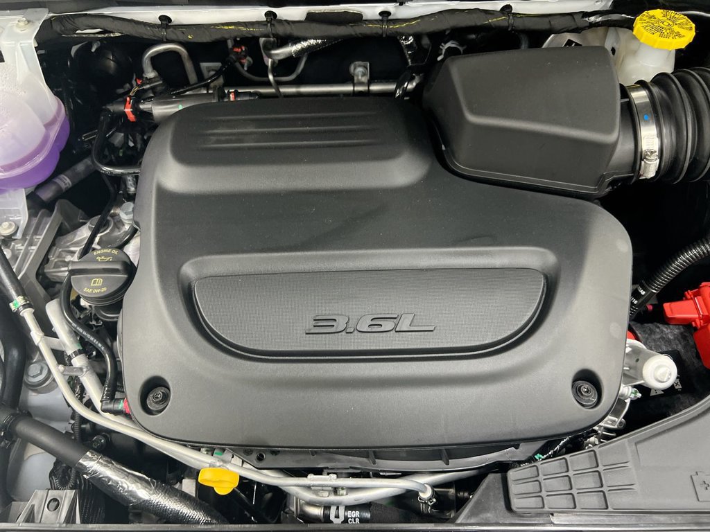 New 2027 Chrysler Pacifica Select AWD/4WD image 25