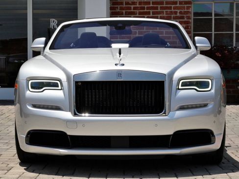 Used 2021 Rolls-Royce Dawn RWD image 22