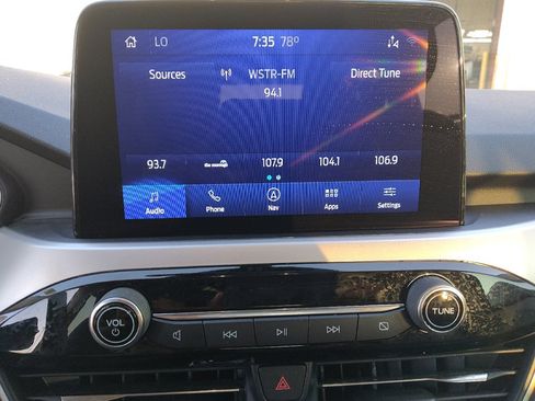 Used 2020 Ford Escape SE FWD image 25
