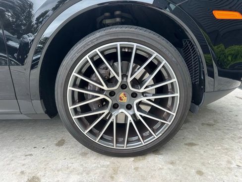 Used 2023 Porsche Cayenne image 15