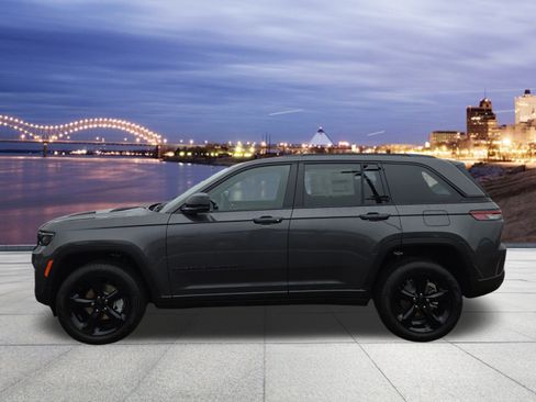 New 2025 Jeep Grand Cherokee Limited w/ Luxury Tech Group II image 2