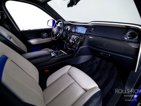 Used 2021 Rolls-Royce Cullinan Black Badge image 31