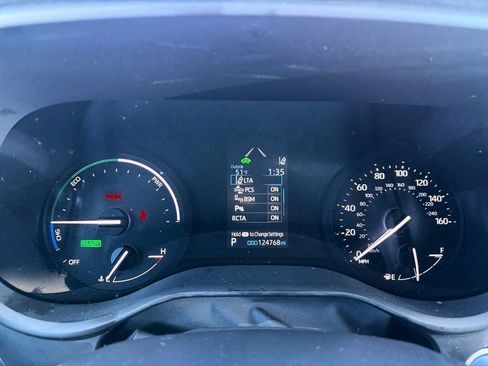 Used 2024 Toyota Sienna XLE Woodland Edition image 14