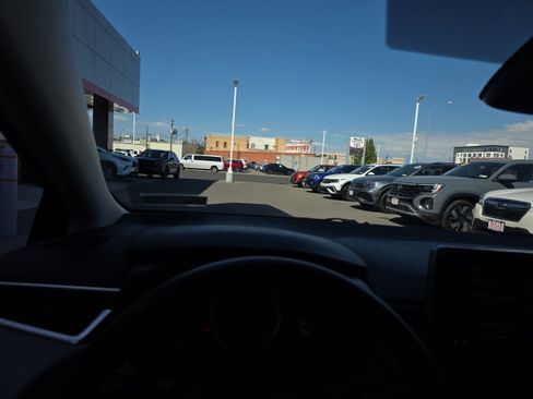 Used 2021 Toyota Corolla LE w/ LE Premium Package FWD image 3