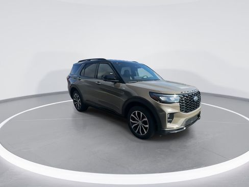 New 2026 Ford Explorer ST-Line image 3