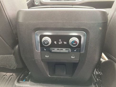 Used 2022 GMC Yukon XL AT4 w/ Technology Package AWD/4WD image 36