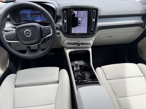 New 2026 Volvo XC40 B5 Plus w/ Climate Package AWD/4WD image 13