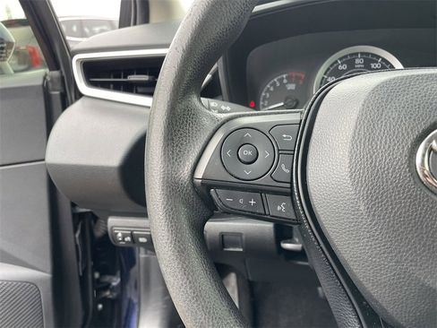 Used 2021 Toyota Corolla LE image 16