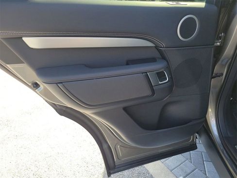 New 2025 Land Rover Discovery Dynamic SE image 22