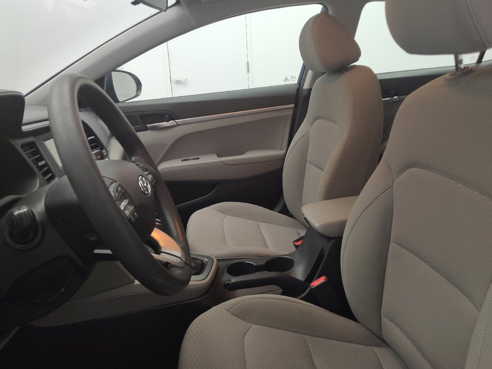 Used 2020 Hyundai Elantra SE FWD image 17