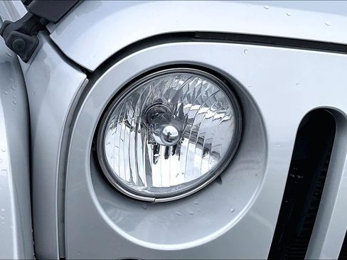 Used 2012 Jeep Wrangler Sahara w/ Connectivity Group image 25