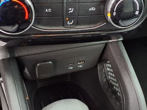 Used 2025 Chevrolet TrailBlazer LT FWD image 12