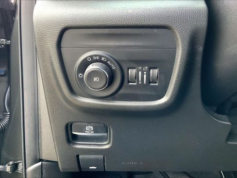 Used 2023 Jeep Grand Cherokee L Limited w/ Black Appearance Package RWD image 65
