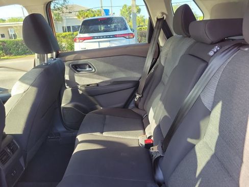 Used 2023 Nissan Rogue SV FWD image 13