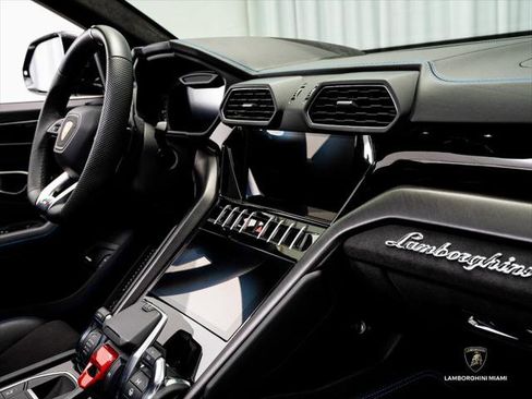 Used 2024 Lamborghini Urus S AWD/4WD image 44